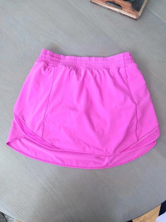 lululemon athletica Pants - Lululemon Hotty Hot High-Rise Skirt – Size 12 – Sonic Pink 💖
